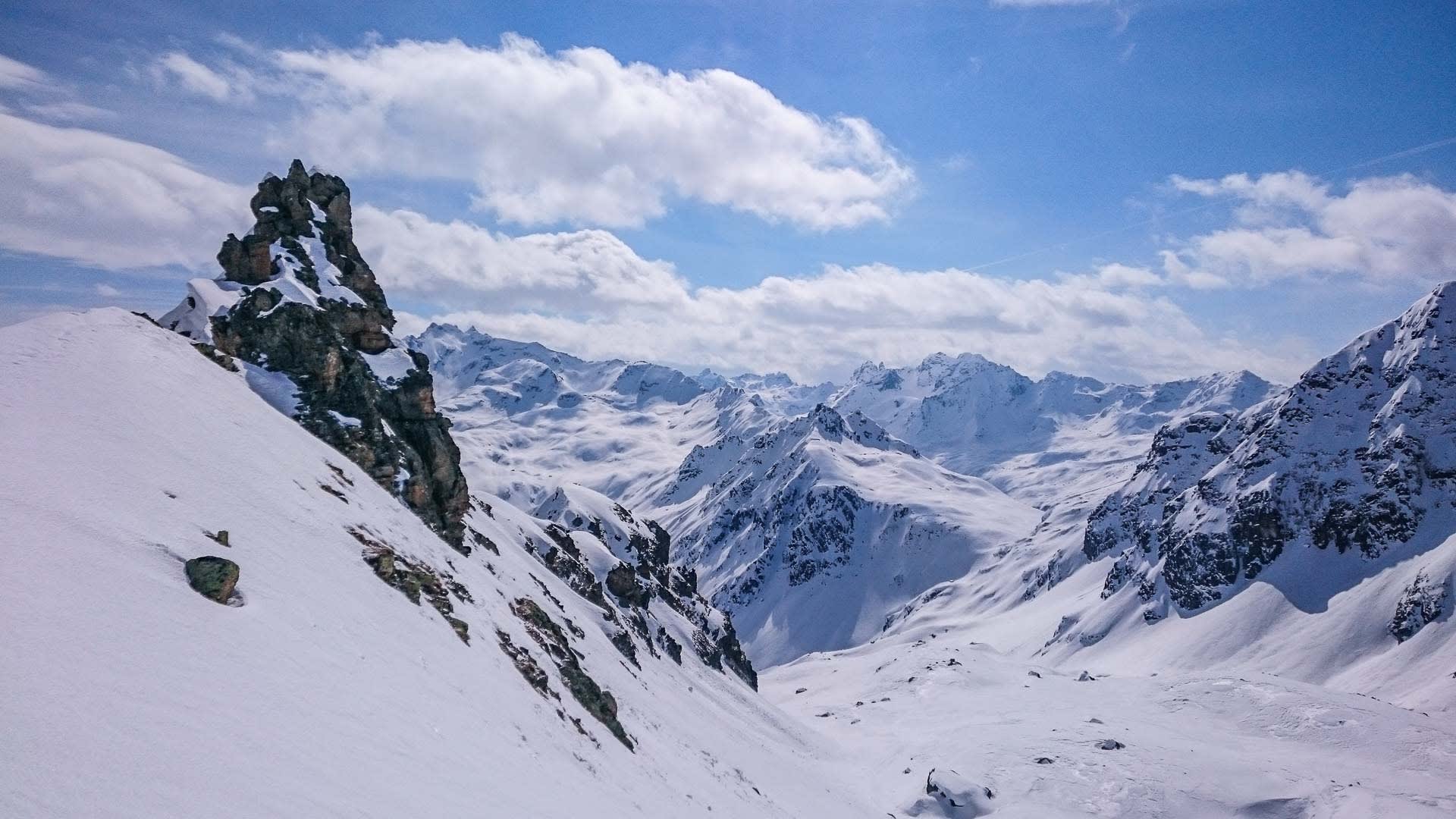 Skitour Albula: gefuehrte Bergtour der Alpine Welten Bergsteigerschule mit Bergführer im Gebiet Albula-Alpen, Livigno-Alpen, Sesvennagruppe.