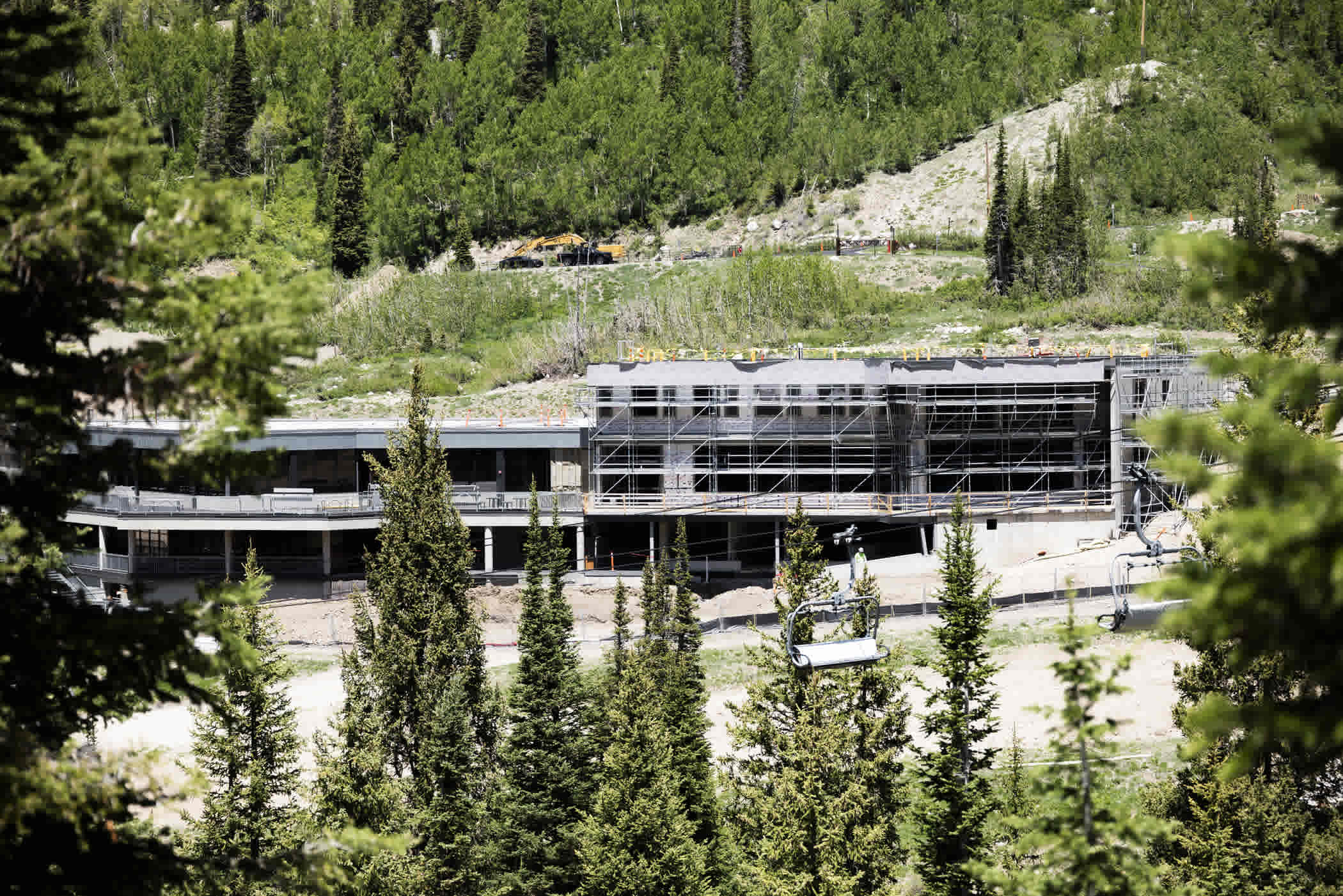 June 10th: Albion Day Lodge construction | Photo: Rocko Menzyk
