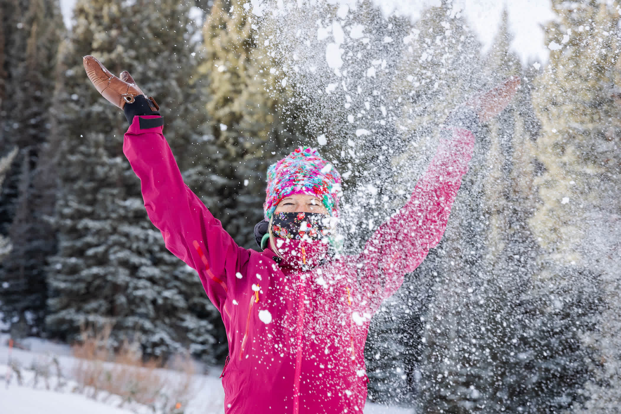 Andria Huskinson shakes the Alta snow globe | Photo: Photo-John