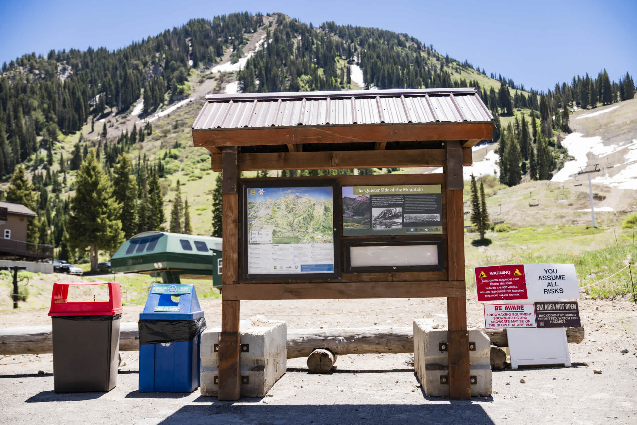 Hiking from the Wildcat base area