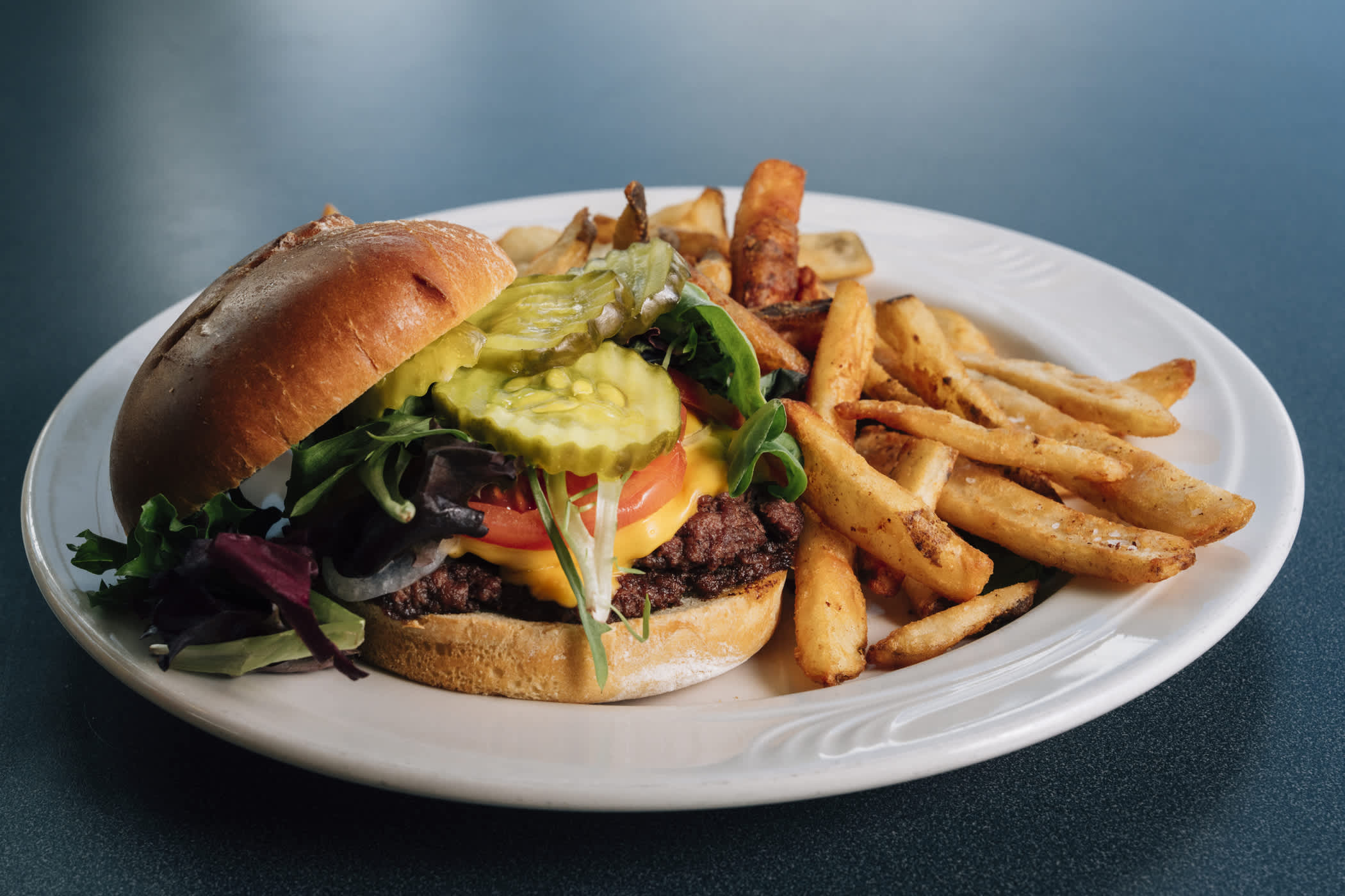 Smash Burger at Watson Cafe | Photo: Kipp Schorr