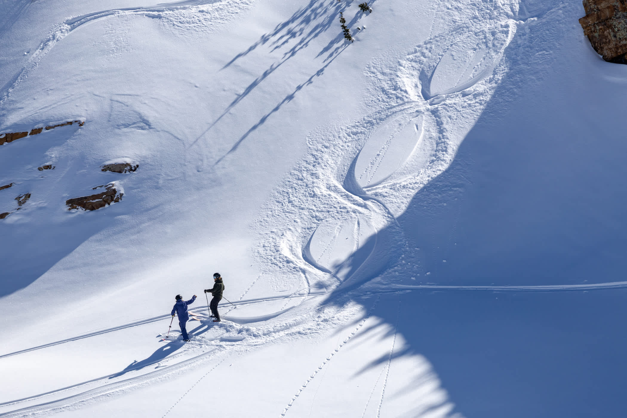February 14th: Valentine's Day Powder 8s in Devil's Castle | Photo: Photo-John | Skiers: Leo Schor and Eliza Cowie