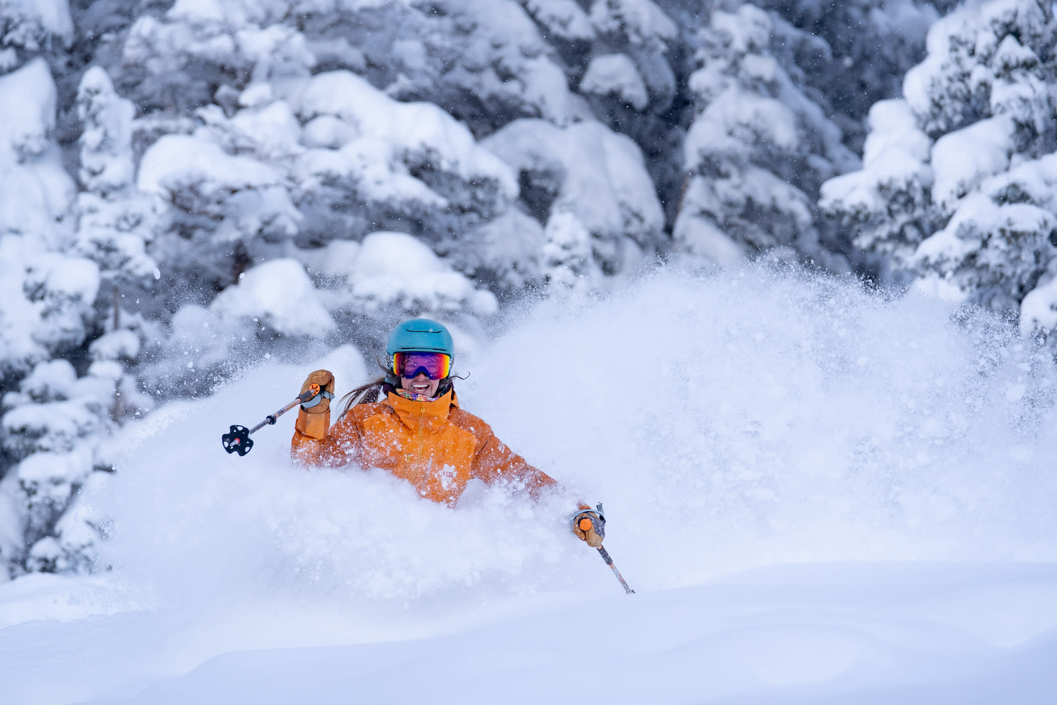 Katie Hitchcock practicing the Powder Skiing Technique | Photo: Chloe Jimenez