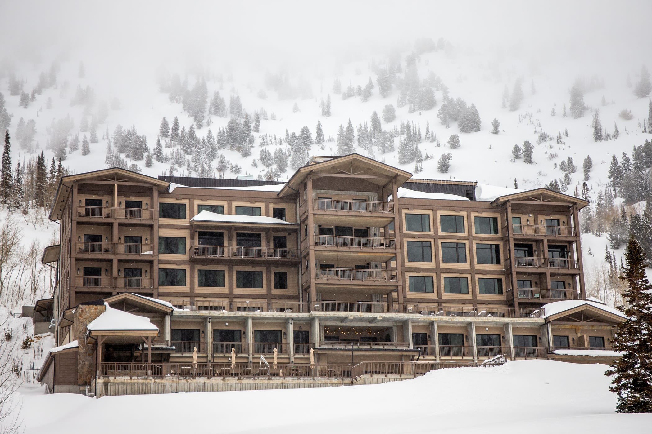 Snowpine Lodge exterior