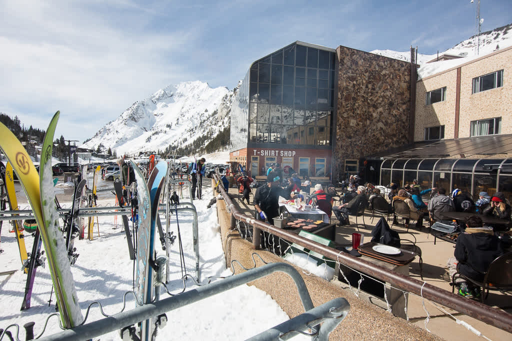 Outdoor dining at the Goldminer's Daughter patio