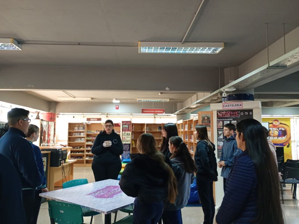 Estudiantes de 2º año visitaron PosadasLab