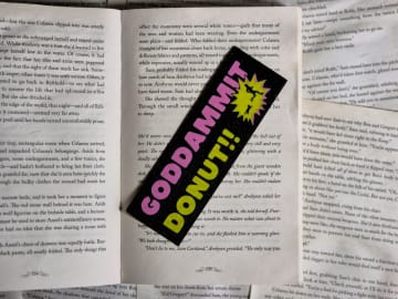 Dungeon Crawler Carl Bookmark, DCC fan-art bookmark, alt pose