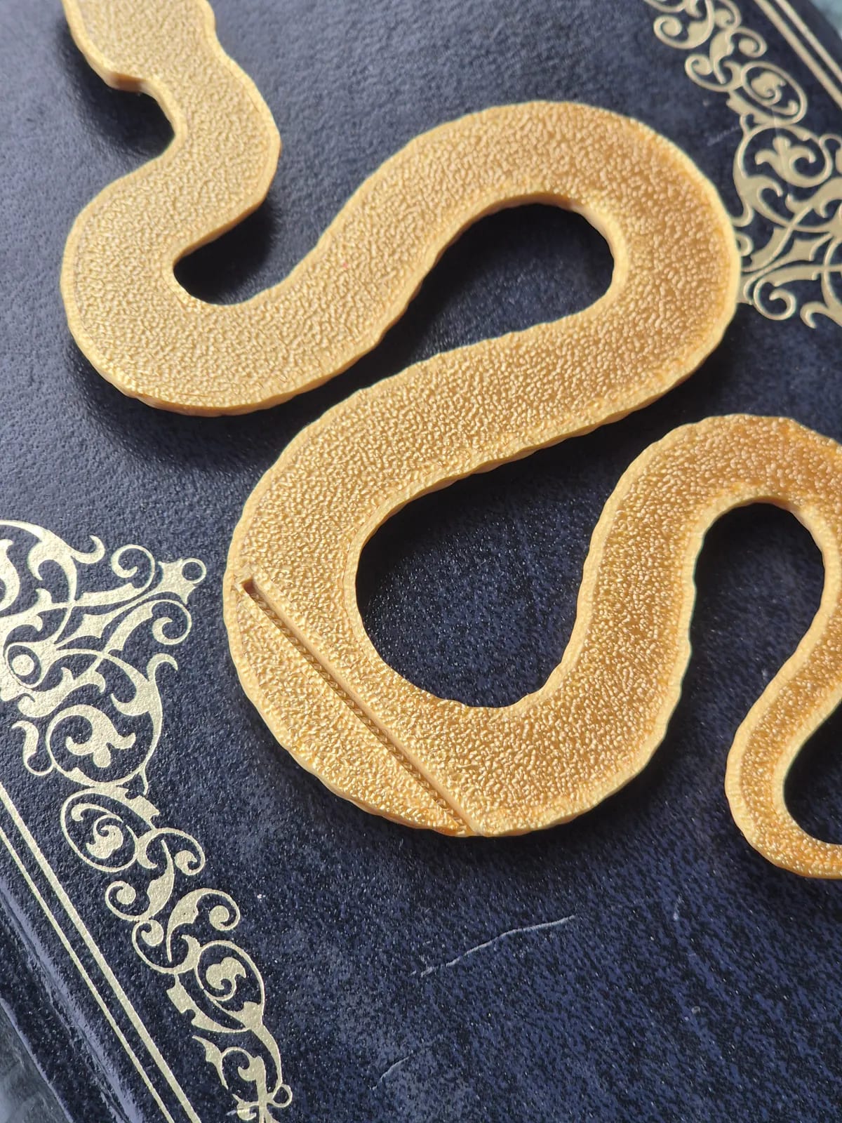 Snake Bookshelf Insert Decor, gallery image 4