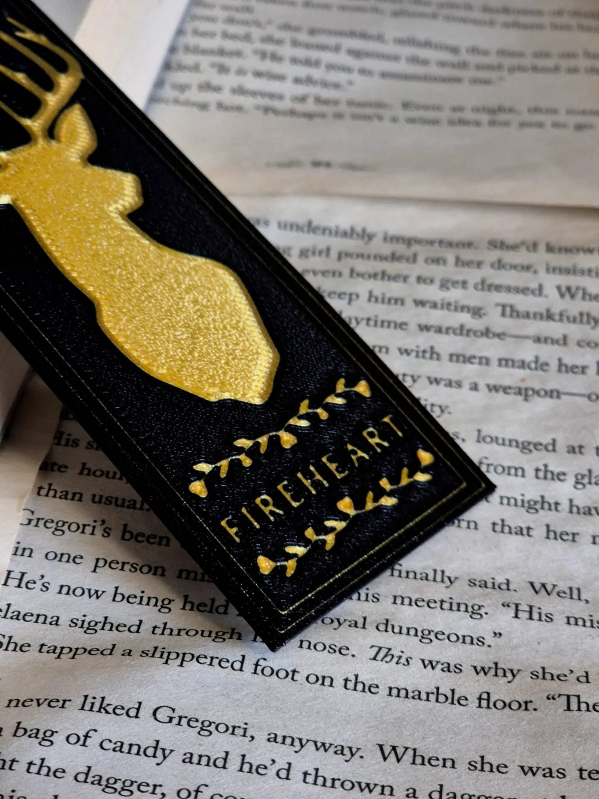 Throne of Glass Bookmark, gallery image 3