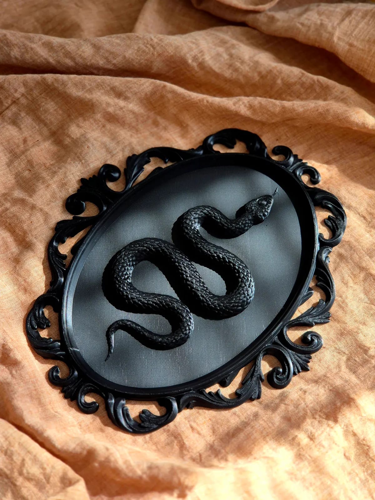 Wall Decor Gothic Snake Frame, gallery image 2