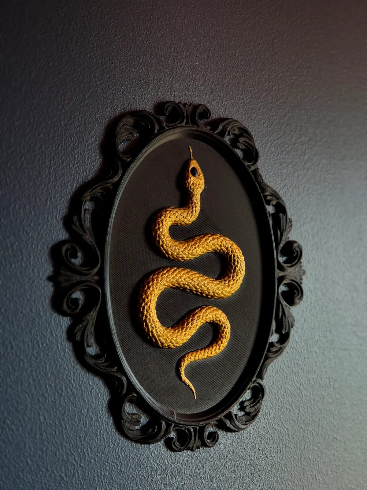 Wall Decor Gothic Snake Frame, gallery image 3