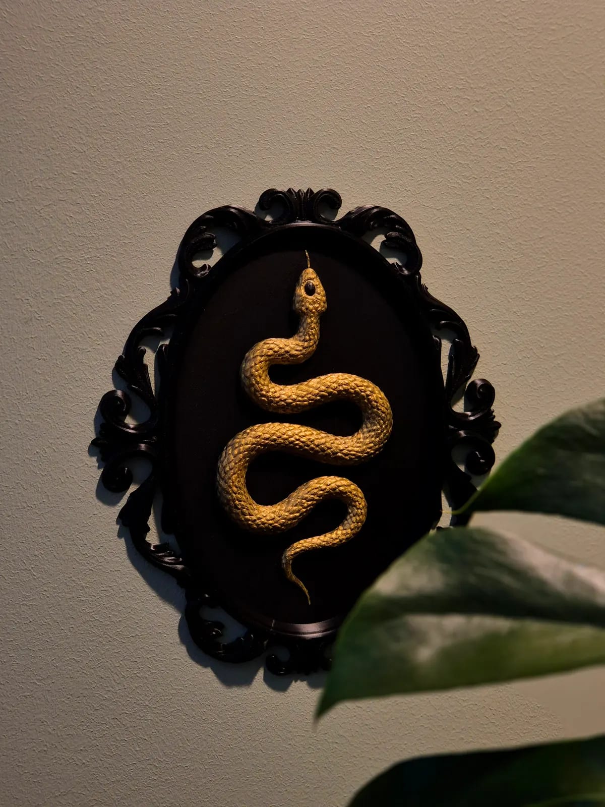 Wall Decor Gothic Snake Frame, gallery image 8