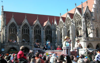 Braunschweig_Altstadtrathaus_mit_Brunnen