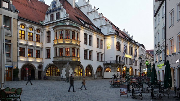 München Platzl 9 Hofbräuhaus BW 2017-03-13 19-12-27