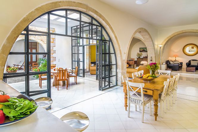 Maroulas Chic Holiday Home Maroulas Chic Holiday Home