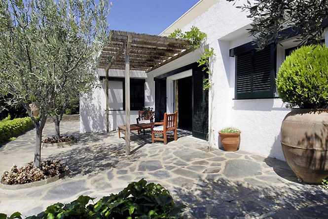 Chic Villa Cadaques Chic Villa Cadaques