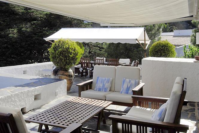 Chic Villa Cadaques Chic Villa Cadaques