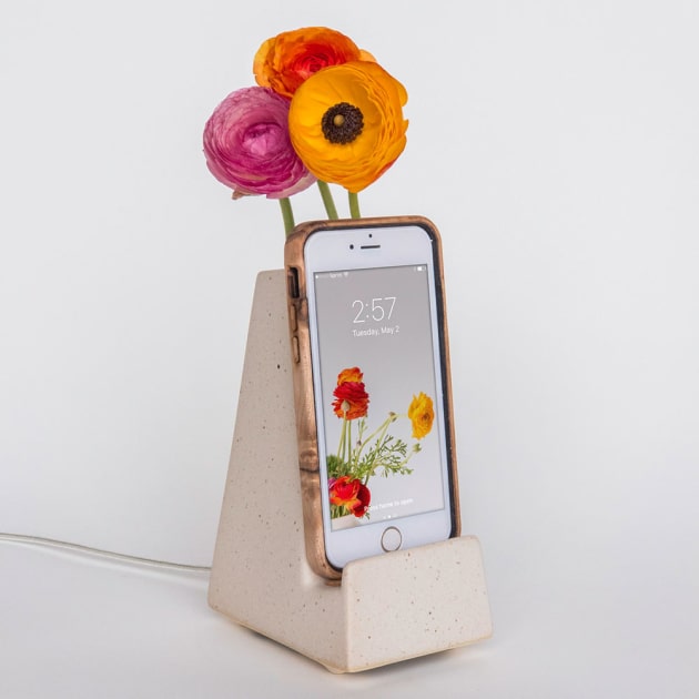 STAK Smartphone Vase, Docking-Station