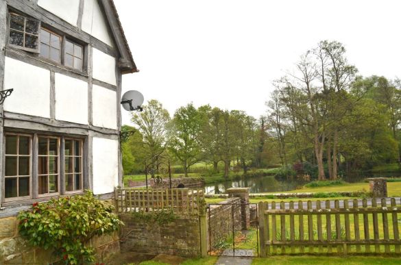 Kingfisher Cottage Holiday Cottage Sleeps 2 Lindfield