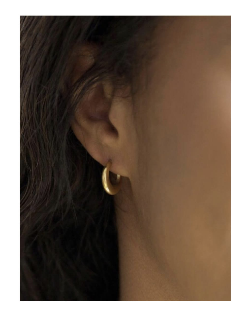 Crescent moon hoop earrings 9k yellow gold - Image 5