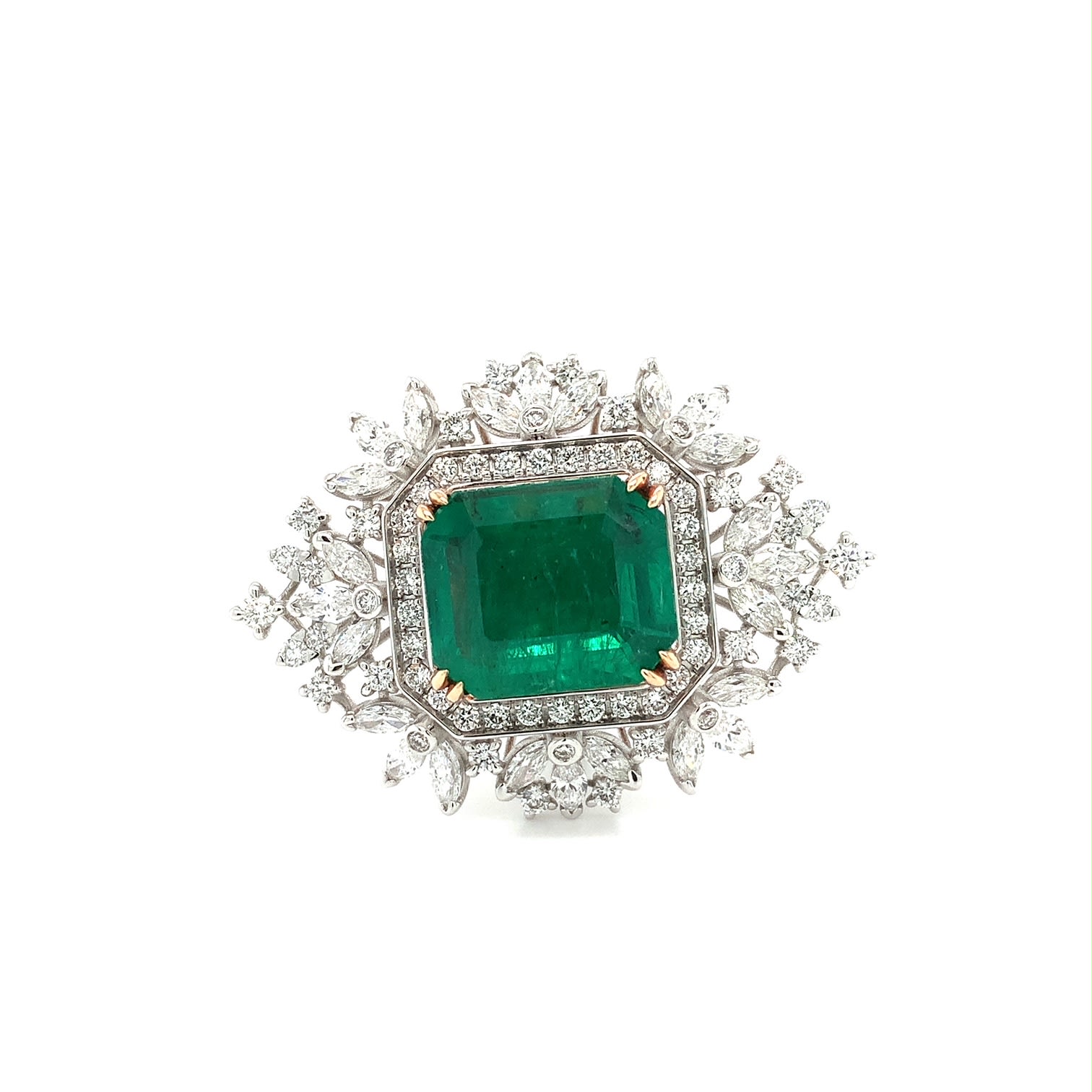 Emerald and diamond cocktail ring white gold - Image 3