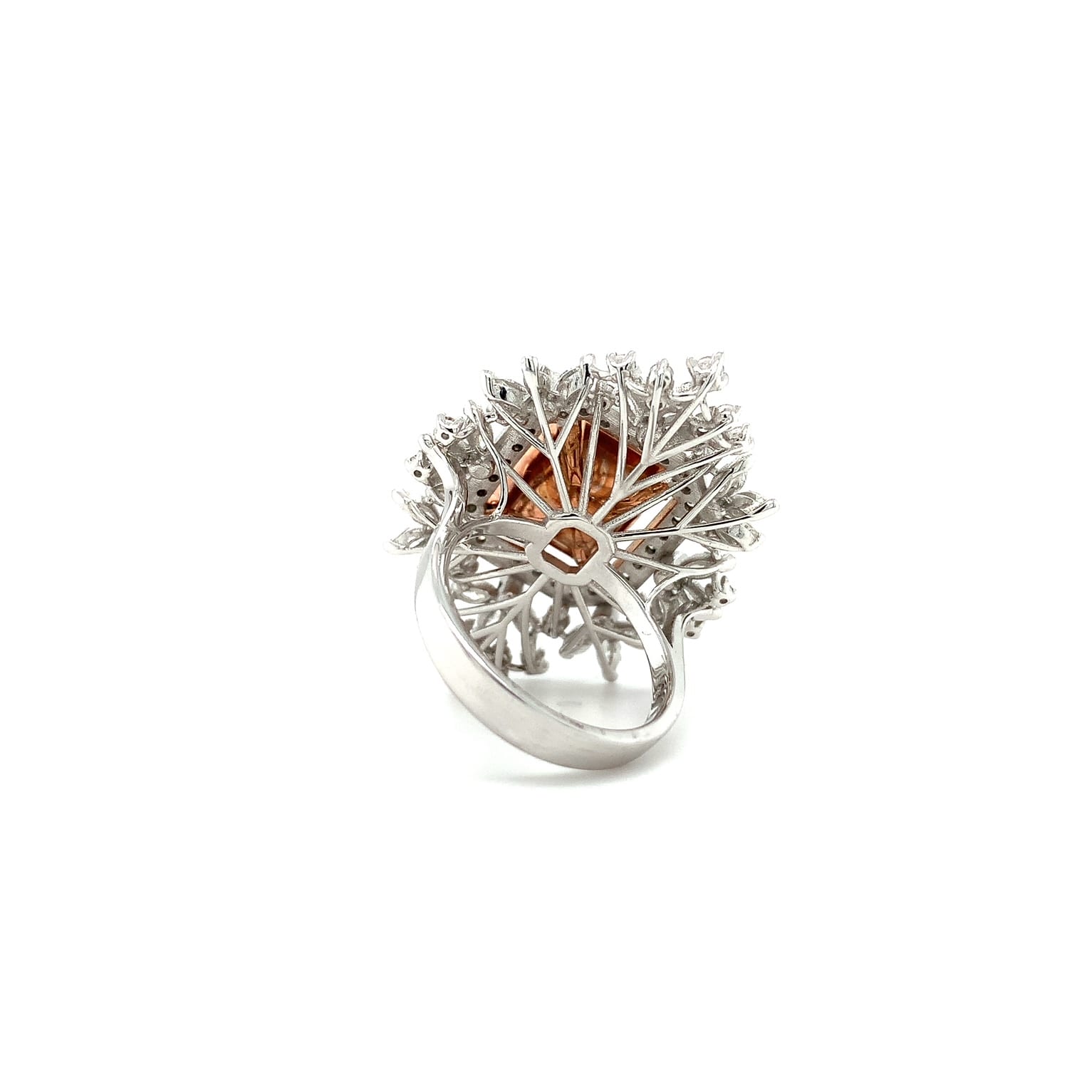 Emerald and diamond cocktail ring white gold - Image 5