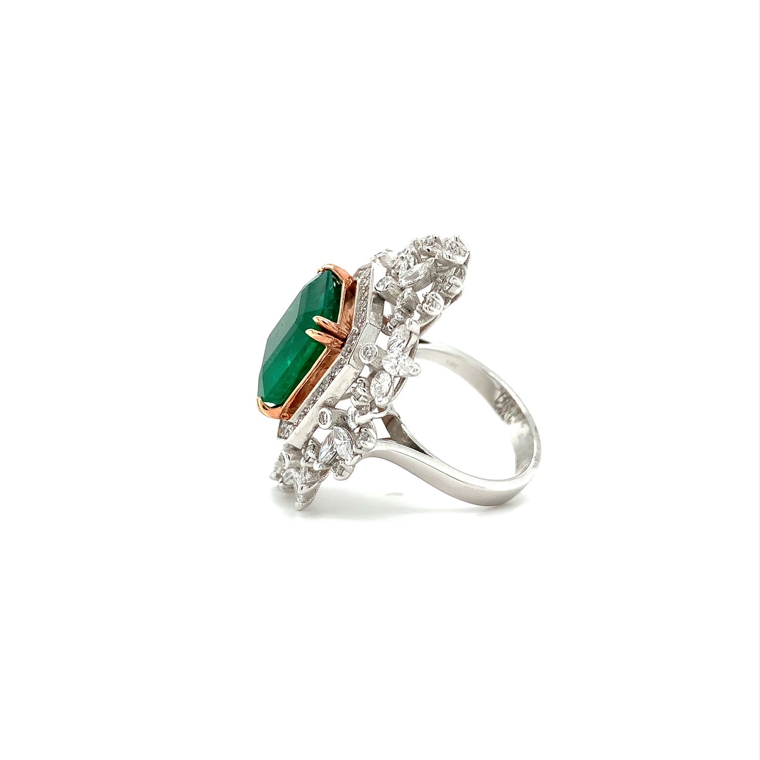 Emerald and diamond cocktail ring white gold - Image 6