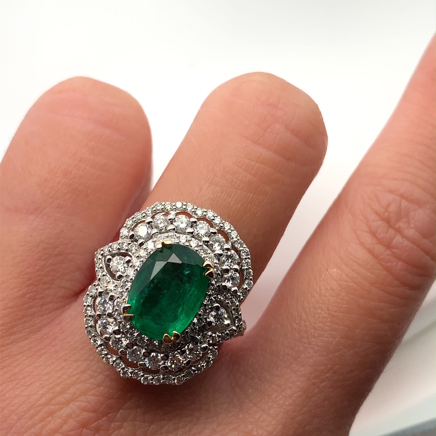 Emerald and diamond cocktail ring white gold - Image 2