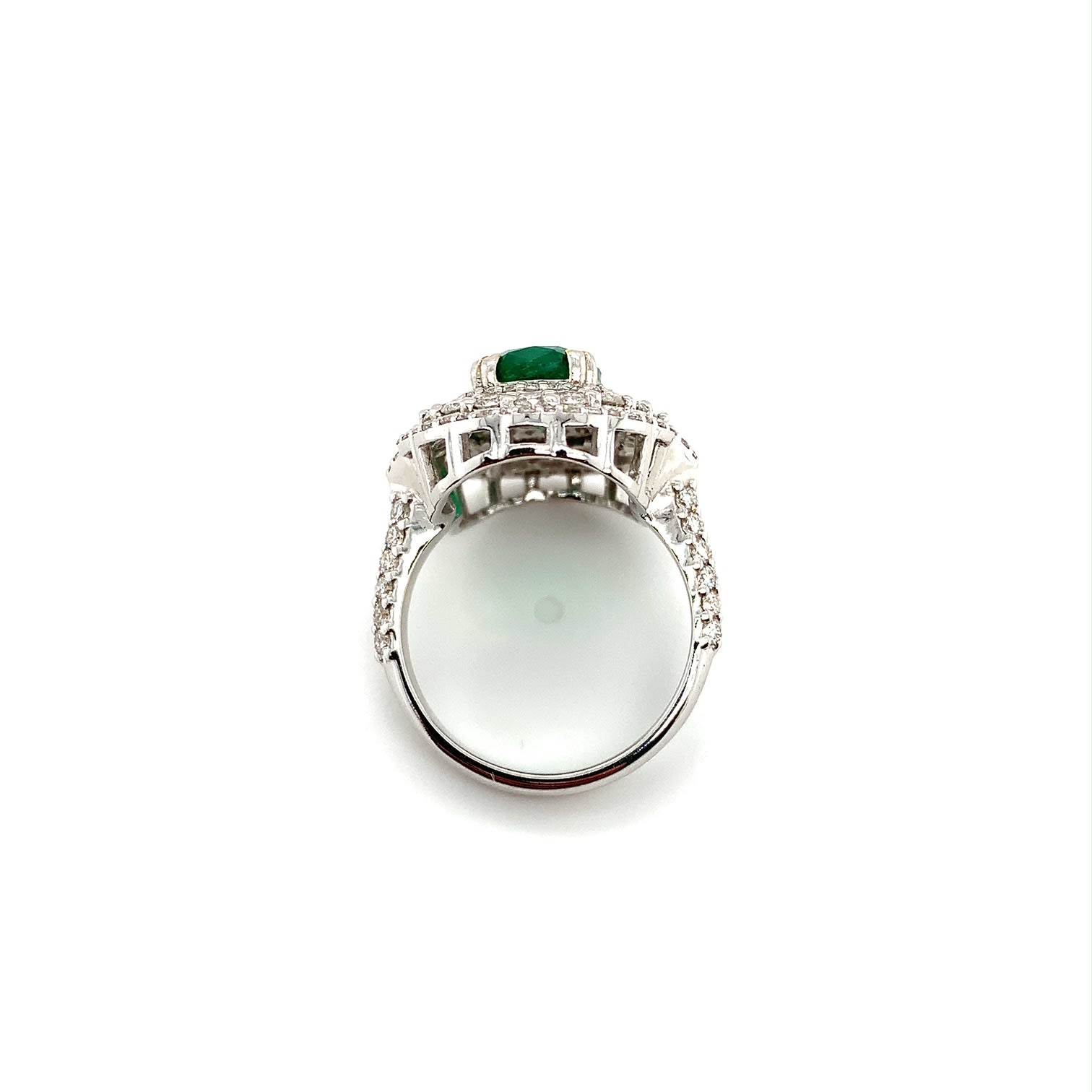 Emerald and diamond cocktail ring white gold - Image 3