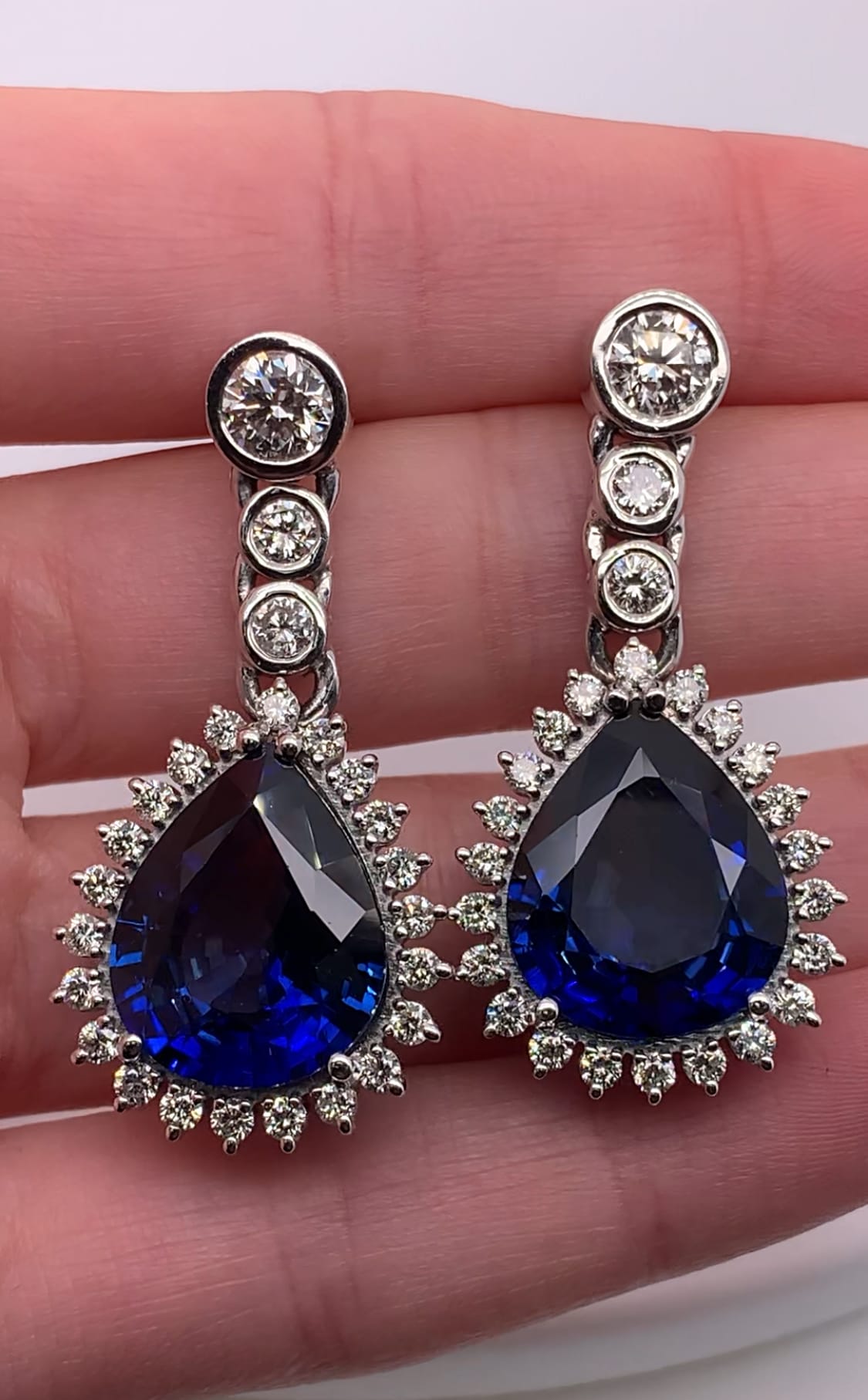 Sapphire and diamond drop necklace 18k white gold - Image 5