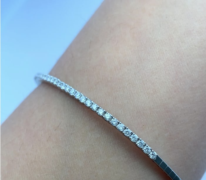 Diamond tennis bangle bracelet 18k white gold - Image 4