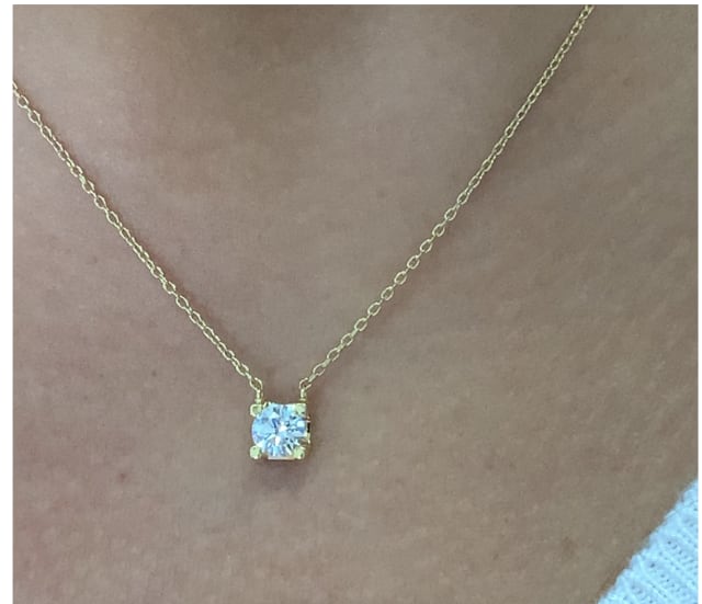 Diamond solitaire pendant necklace 18k yelllow gold - Image 4