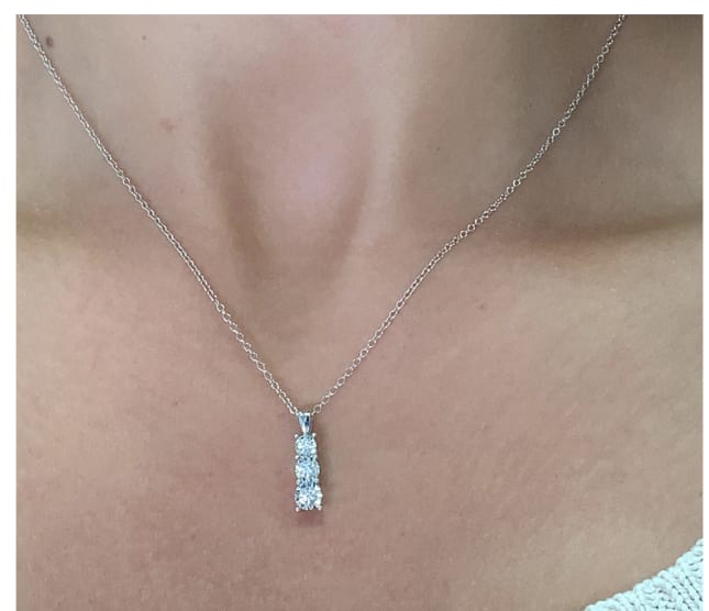 Diamond trilogy pendant necklace 18k white gold - Image 2