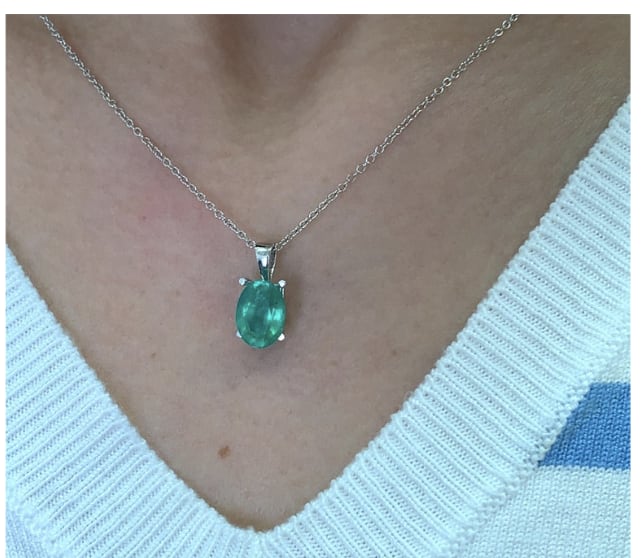 Green emerald pendant necklace 18k white gold - Image 2