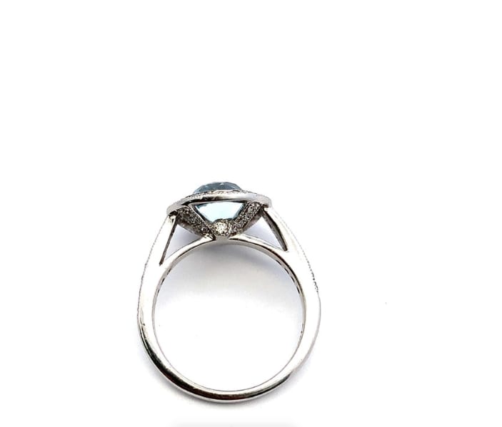 Aquamarine and diamond engagement ring 18k white gold - Image 5