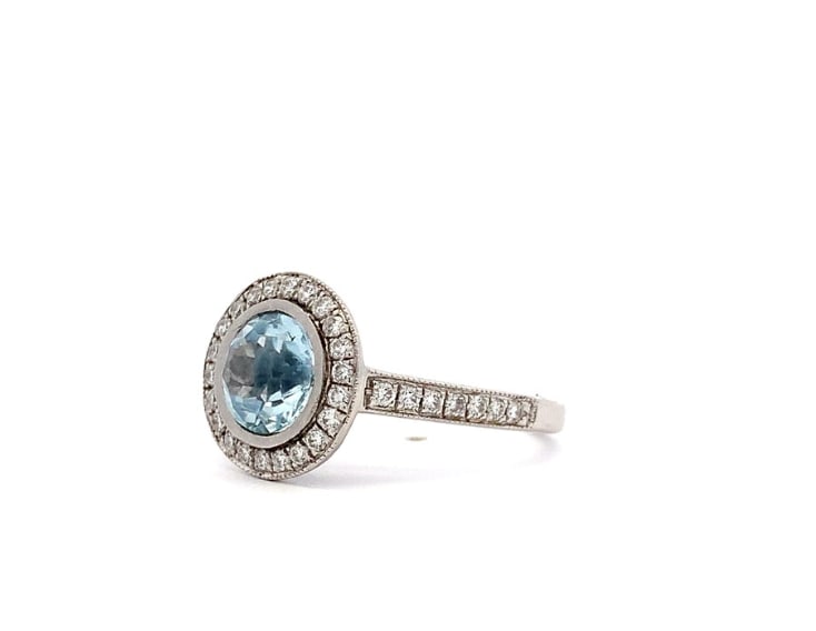 Aquamarine and diamond engagement ring 18k white gold - Image 6