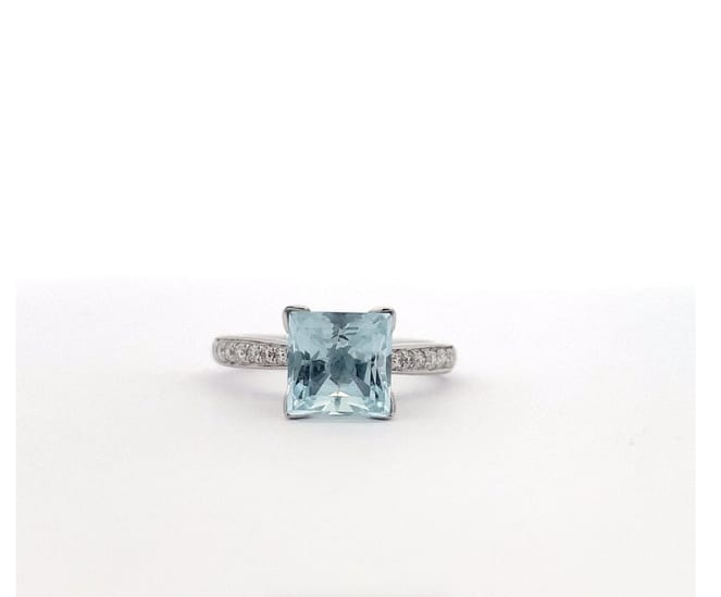 Aquamarine and diamond engagement ring 18k white gold - Image 4