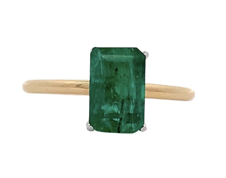 Colombian green emerald ring in 18k yellow gold