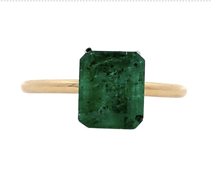 Colombian emerald green solitaire cocktail ring 18k yellow gold