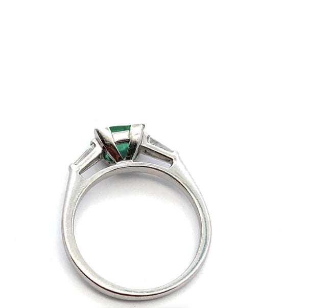 Colombian emerald and diamond engagement ring 18k white gold - Image 4