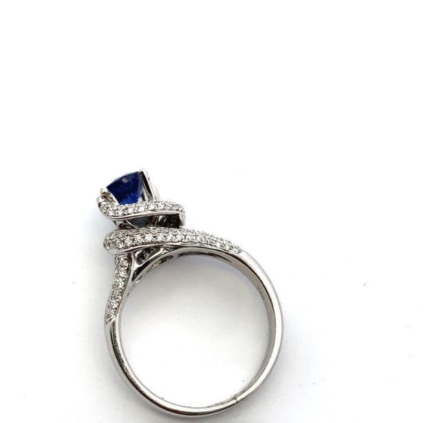 Sapphire and diamond engagement ring 18k white gold - Image 4