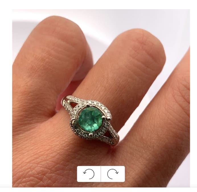 Emerald and diamond engagement ring 18k white gold - Image 2