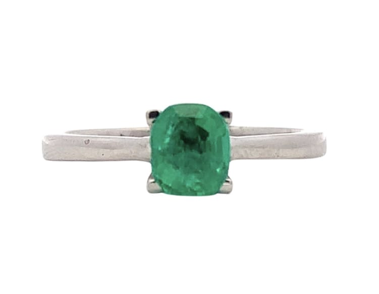 Discover the allure of this stunning Colombian green emerald ring, featuring a vibrant vivid green gemstone that captures the essence of elegance.