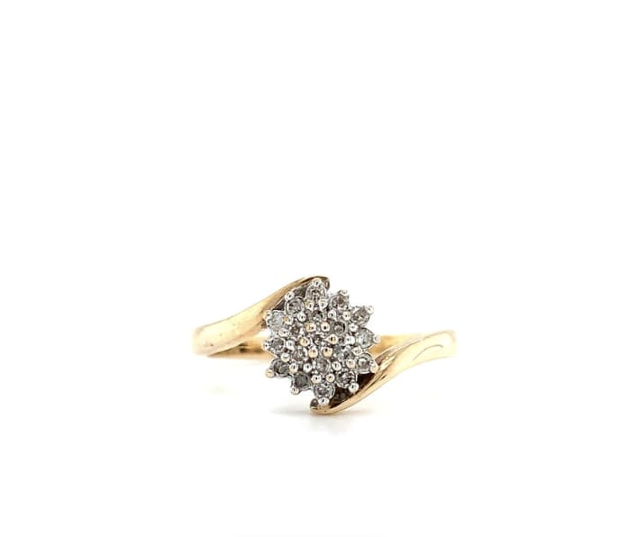 Diamond cluster engagement ring 9k yellow gold - Image 4