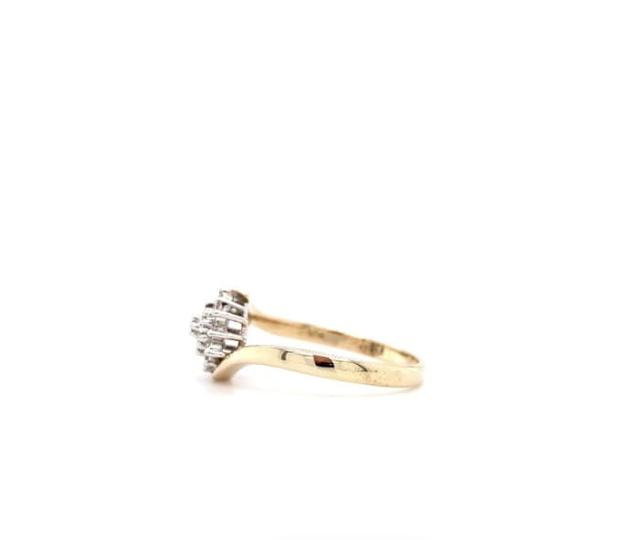 Diamond cluster engagement ring 9k yellow gold - Image 6