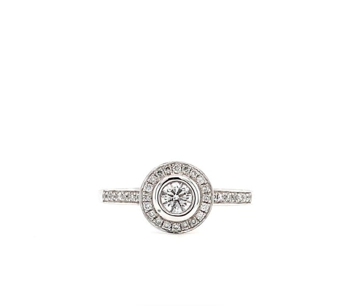 Diamond halo engagement ring 18k white gold - Image 4
