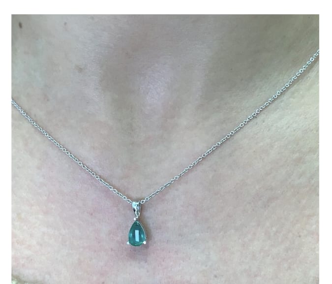 Green emerald pendant necklace 18k white gold - Image 3