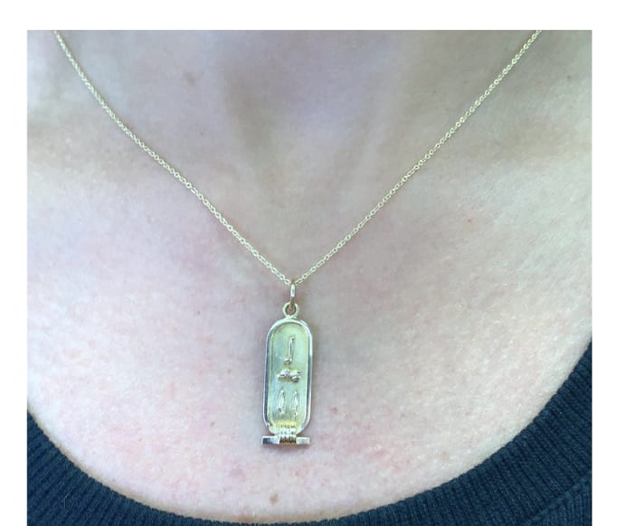 Egyptian cartouche pendant necklace yellow gold - Image 3