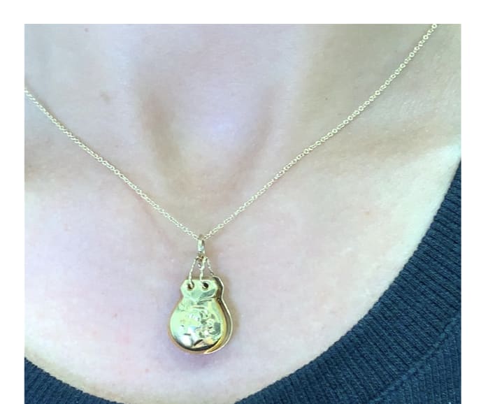 Spanish castanets pendant necklace yellow gold - Image 3