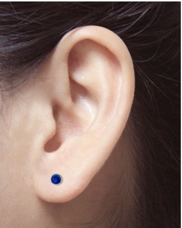 Blue Sapphire Stud Earrings 18K White Gold - Image 2
